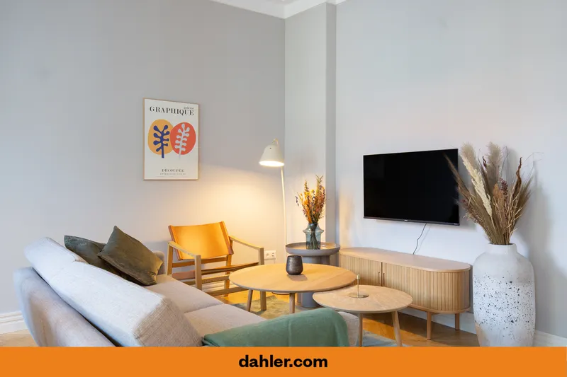 Exklusiv möbliertes 2-Zimmer City-Apartment an der Mediaspree — photo 1